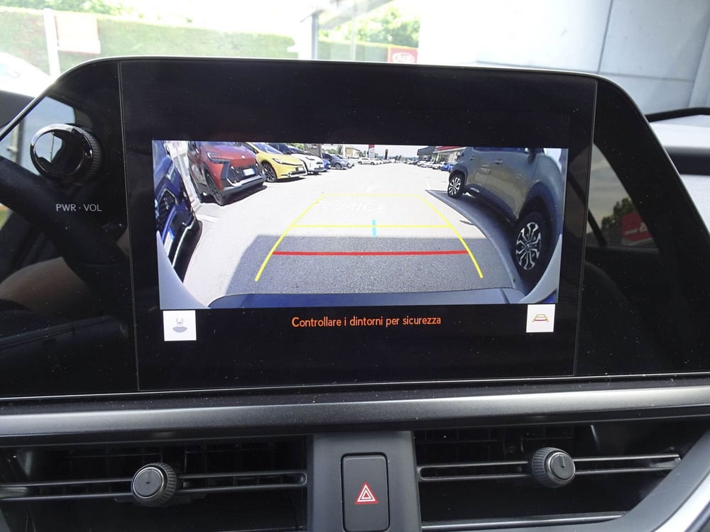 Lexus UX usata a Treviso (17)