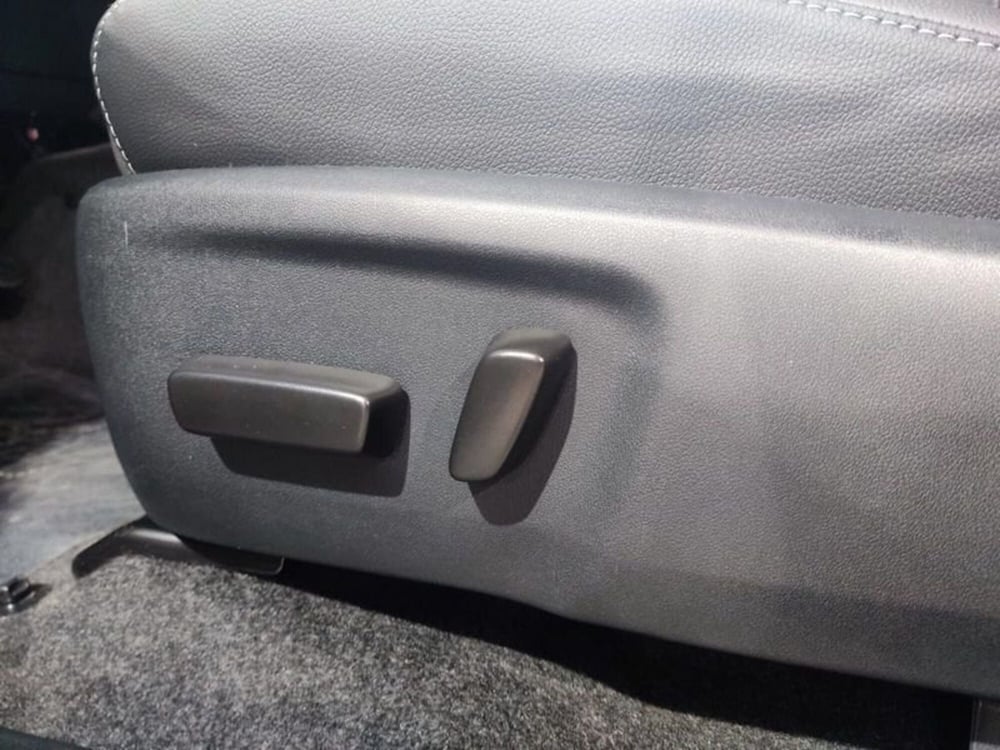 Toyota Hilux nuova a Vicenza (15)
