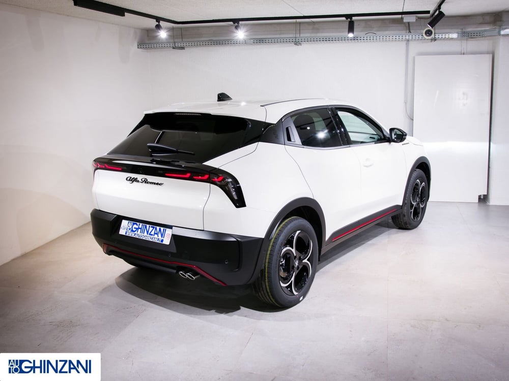 Alfa Romeo Junior nuova a Bergamo (7)