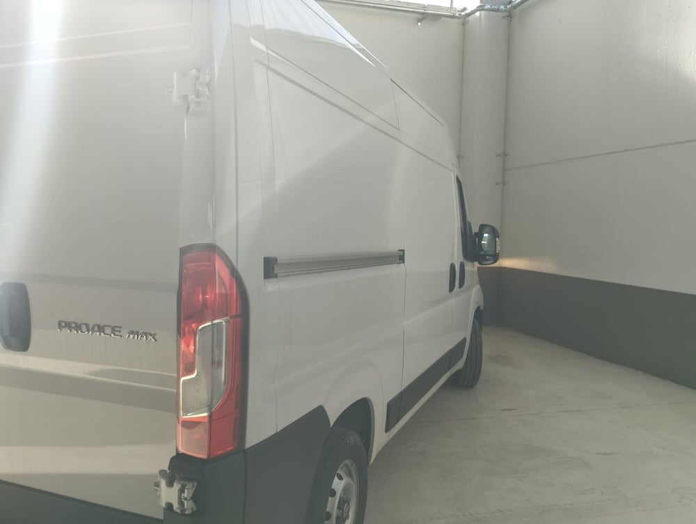 Toyota Proace Max Furgone nuova a Cremona (6)