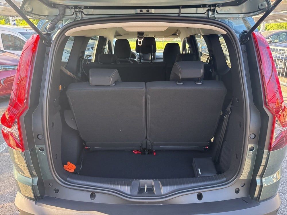 Dacia Jogger nuova a Bologna (11)