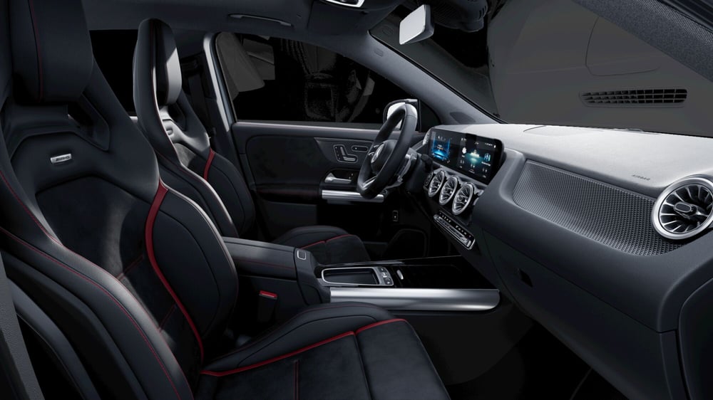 Mercedes-Benz GLA SUV nuova a Milano (7)