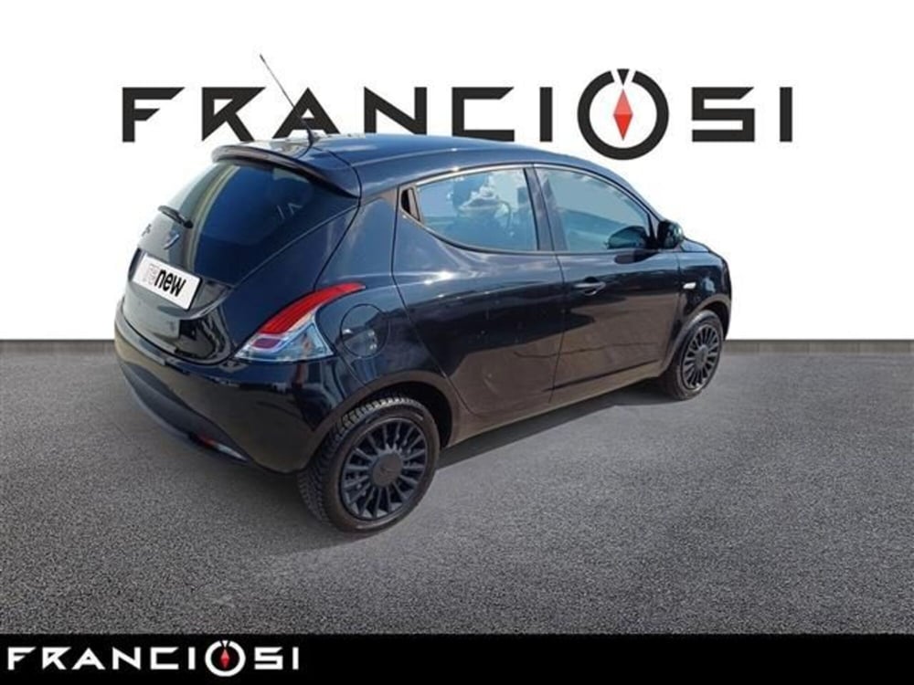 Lancia Ypsilon usata a Modena (4)