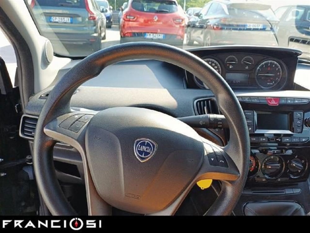 Lancia Ypsilon usata a Modena (7)