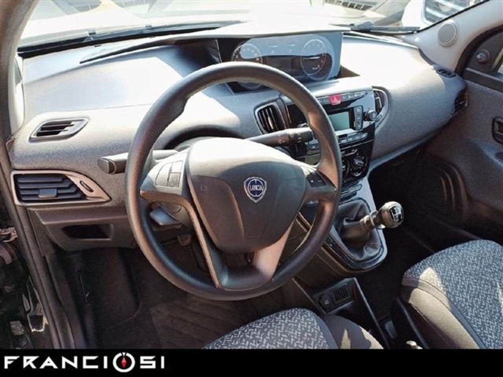 Lancia Ypsilon usata a Modena (8)