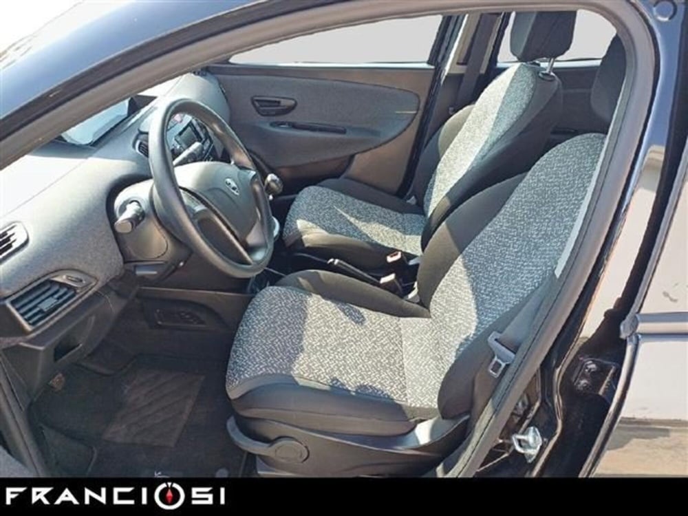 Lancia Ypsilon usata a Modena (9)