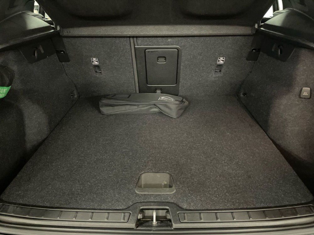 Volvo XC40 usata a Macerata (7)