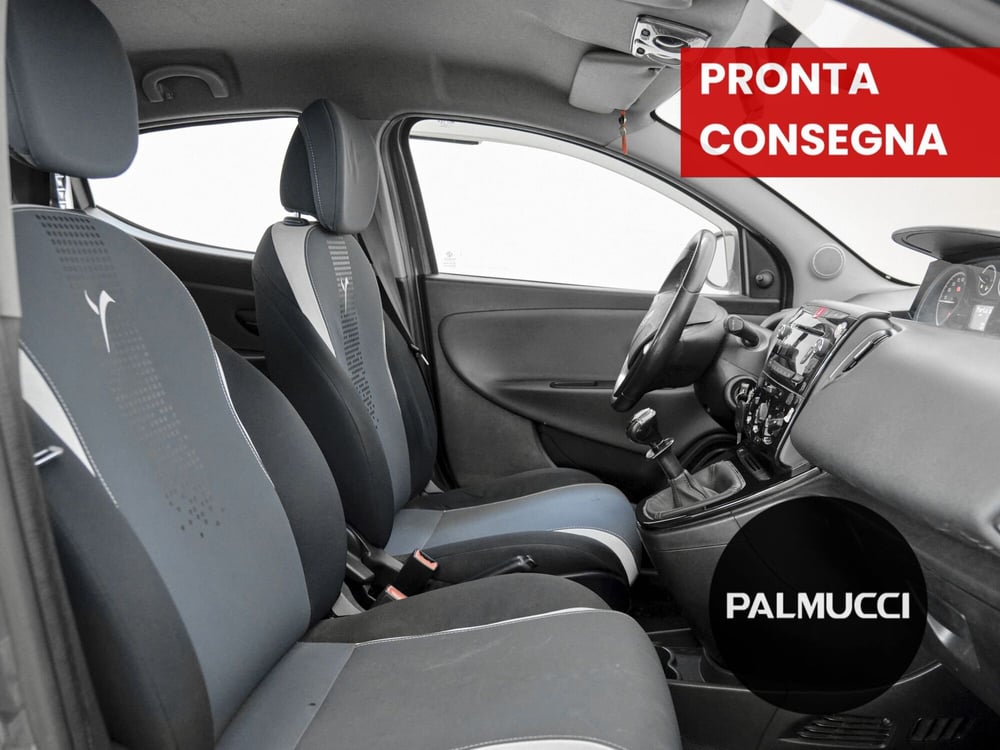 Lancia Ypsilon usata a Prato (12)