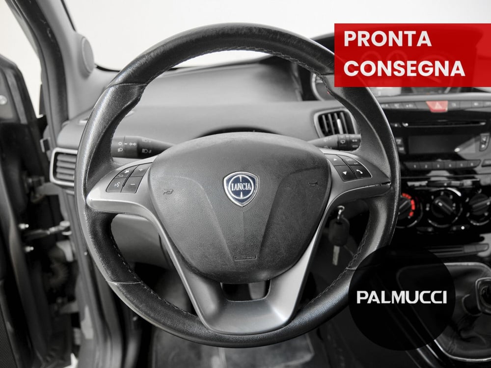 Lancia Ypsilon usata a Prato (13)