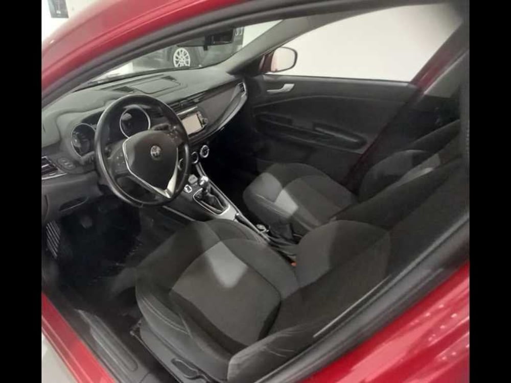 Alfa Romeo Giulietta usata a Treviso (10)
