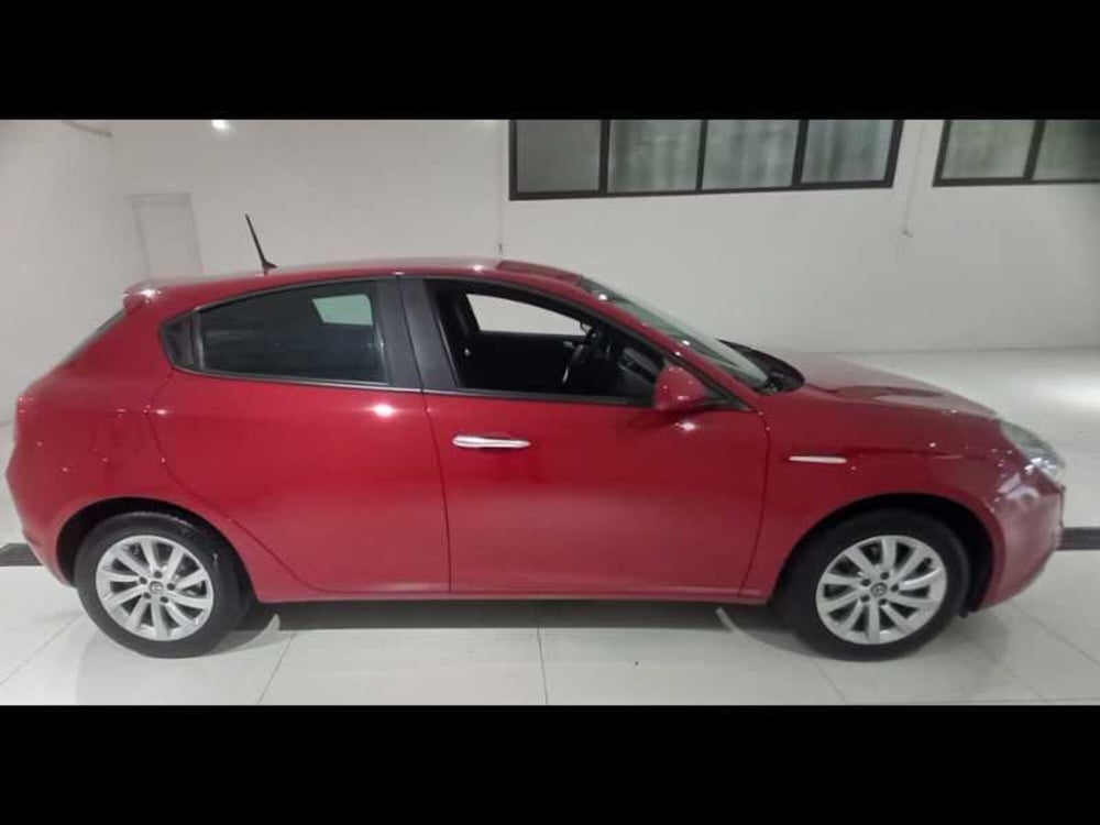 Alfa Romeo Giulietta usata a Treviso (7)