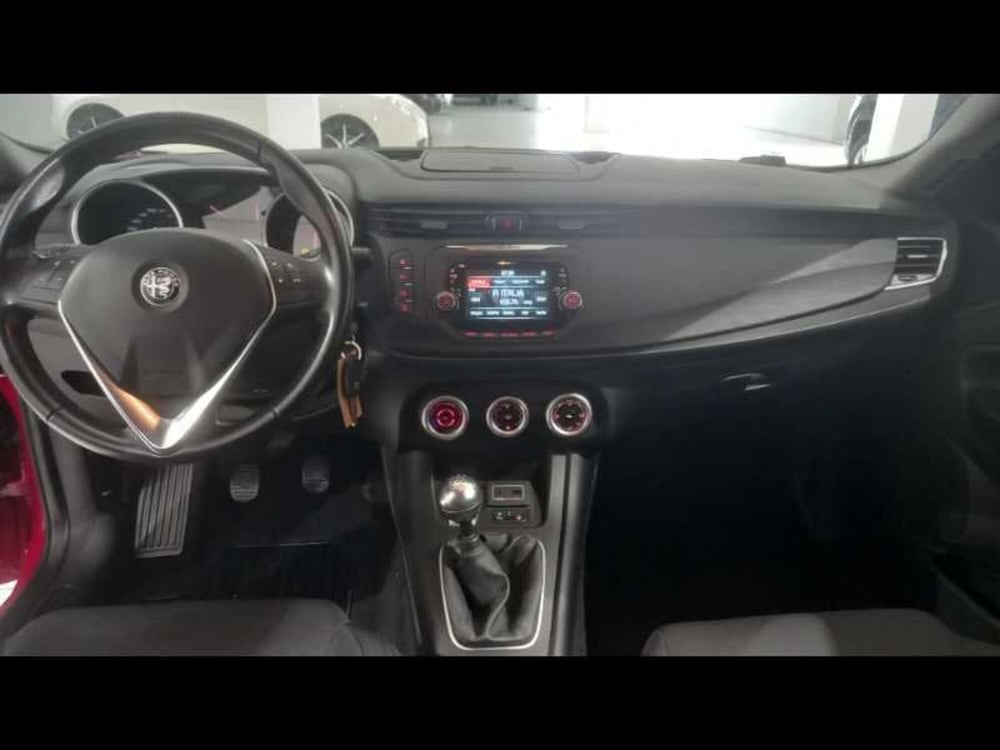 Alfa Romeo Giulietta usata a Treviso (9)