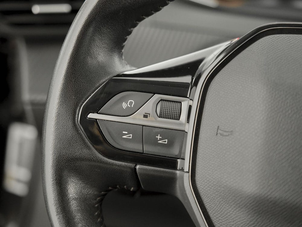 Peugeot 2008 usata a Prato (9)