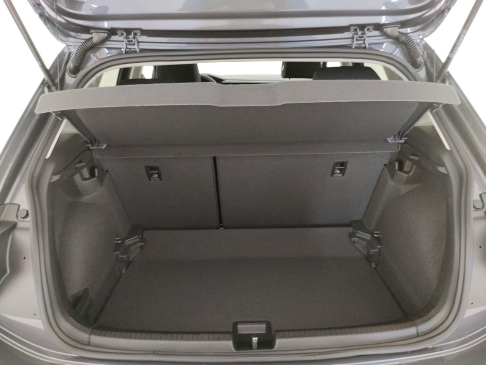 Volkswagen Polo nuova a Napoli (17)