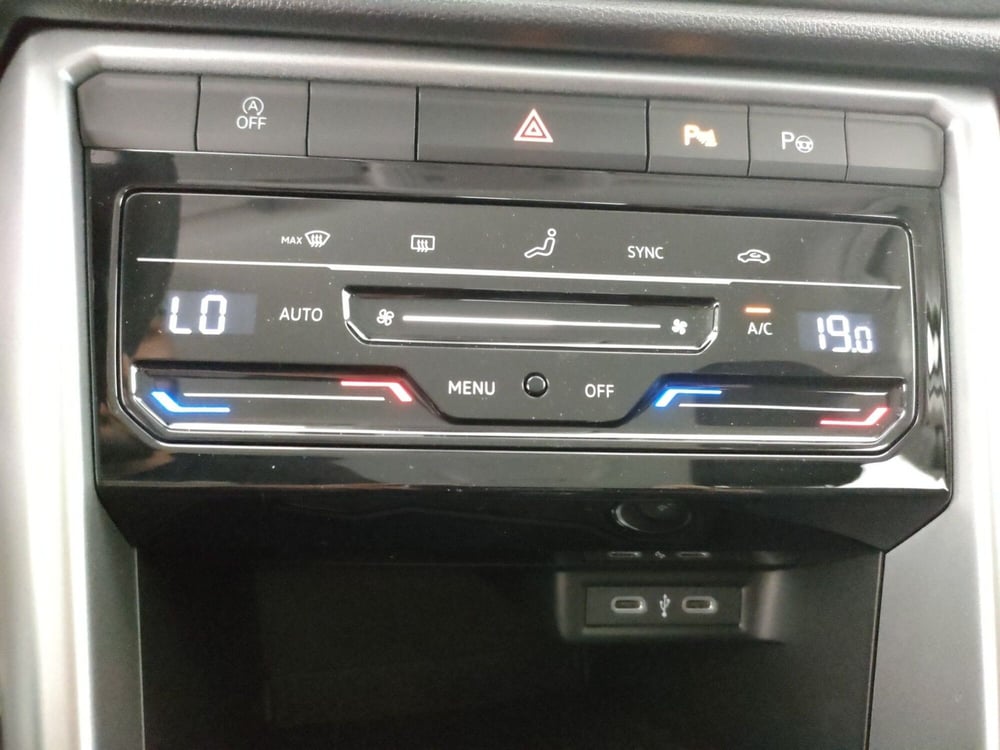 Volkswagen T-Roc nuova a Napoli (17)