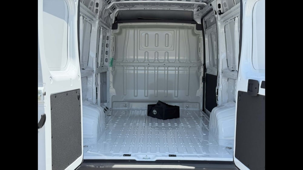 Toyota Proace Max Furgone nuova a Palermo (9)