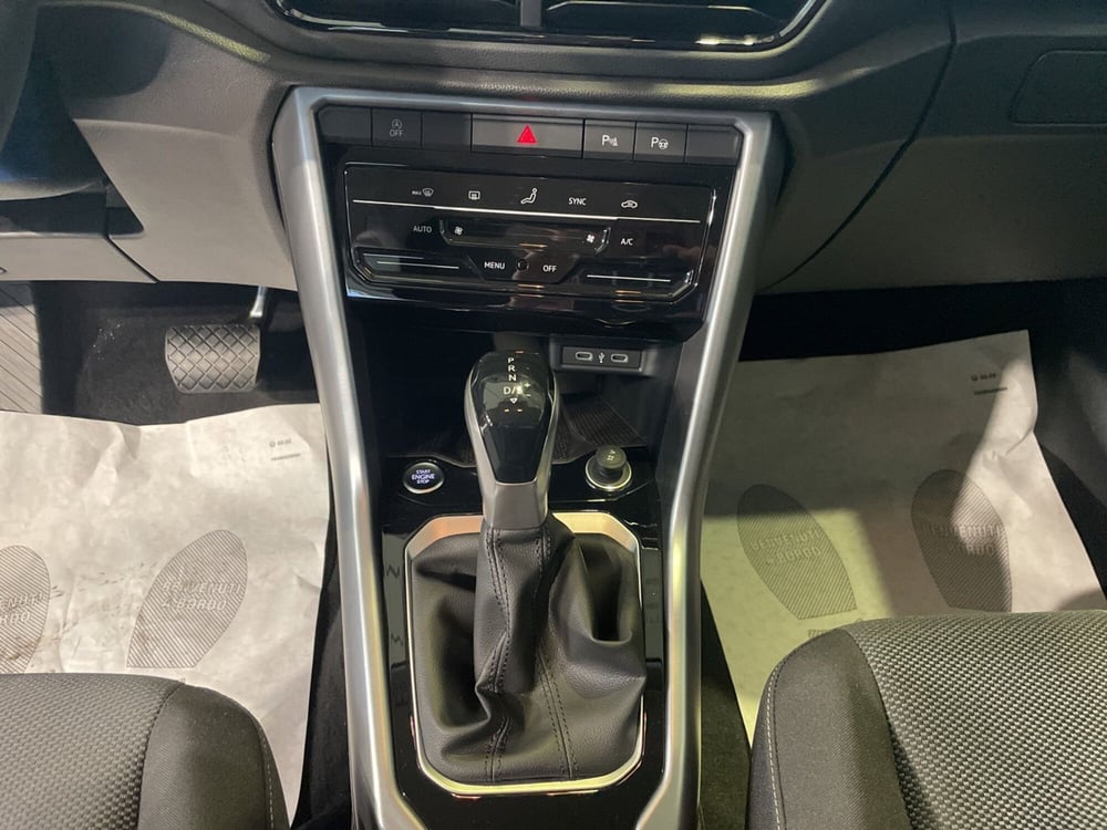 Volkswagen T-Roc nuova a Varese (15)