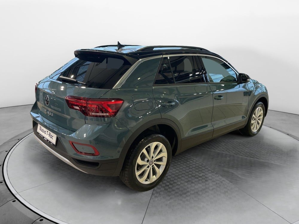 Volkswagen T-Roc nuova a Varese (6)