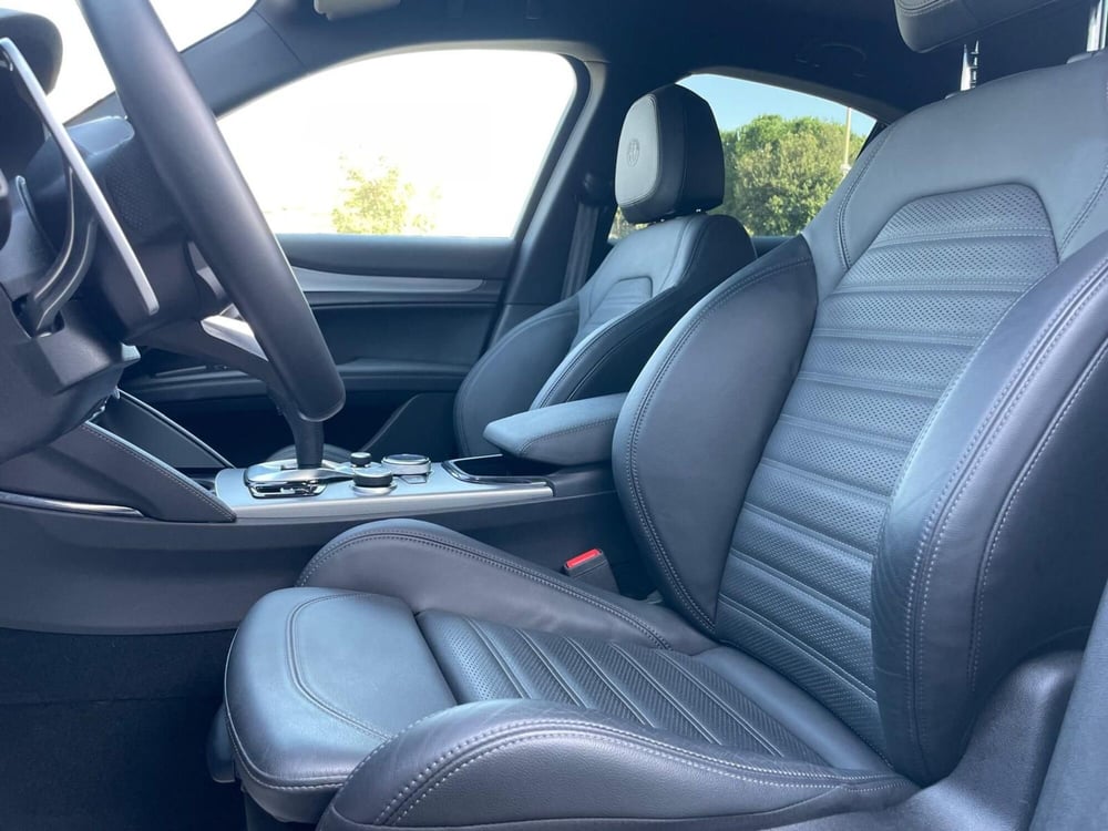 Alfa Romeo Stelvio usata a Ancona (10)