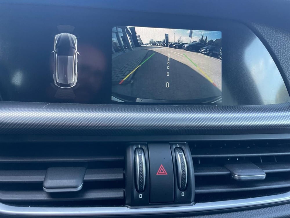 Alfa Romeo Stelvio usata a Ancona (15)