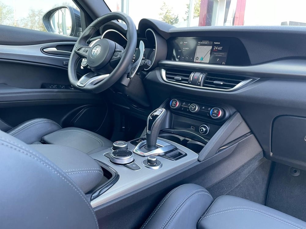 Alfa Romeo Stelvio usata a Ancona (17)