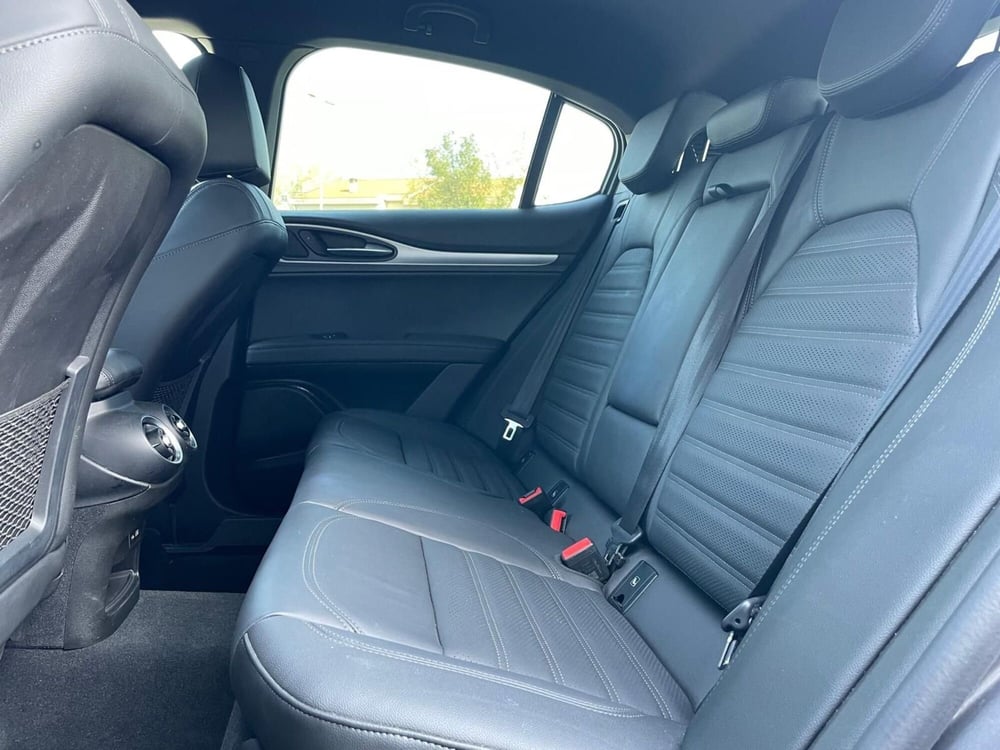 Alfa Romeo Stelvio usata a Ancona (18)