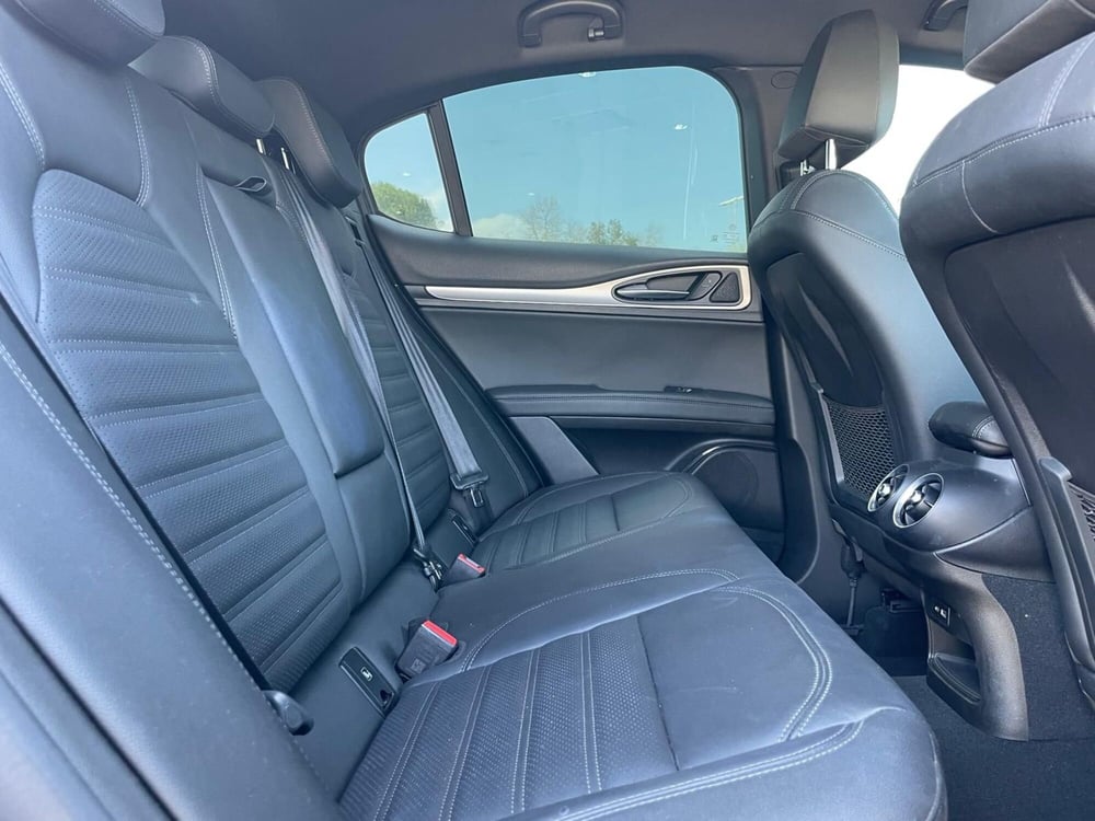 Alfa Romeo Stelvio usata a Ancona (19)