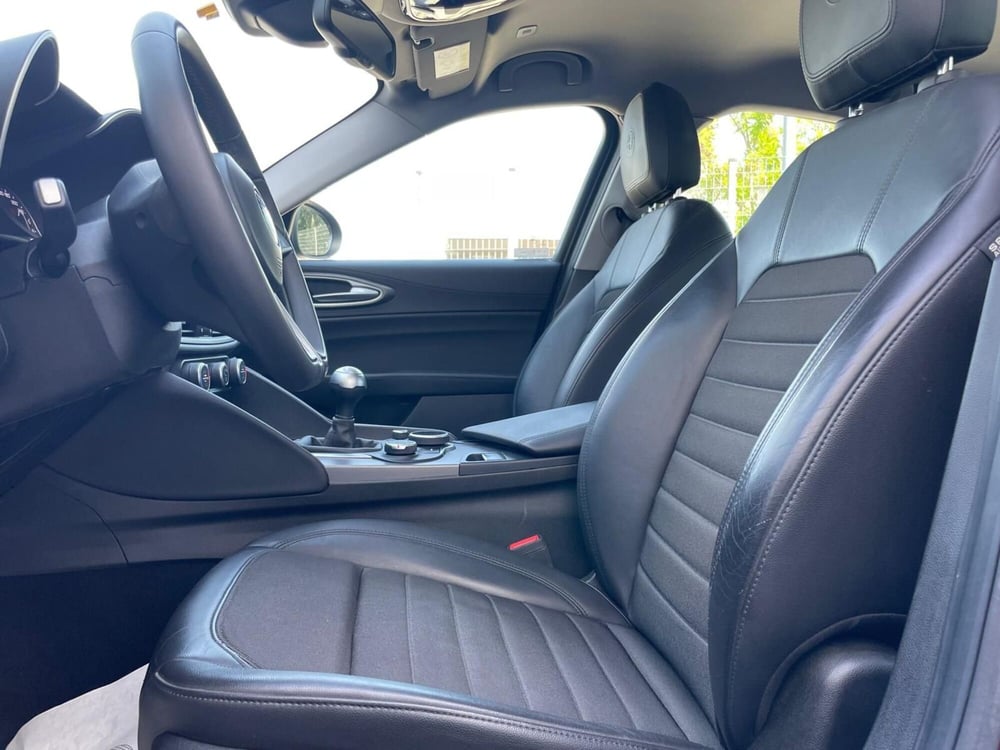 Alfa Romeo Giulia usata a Ancona (10)