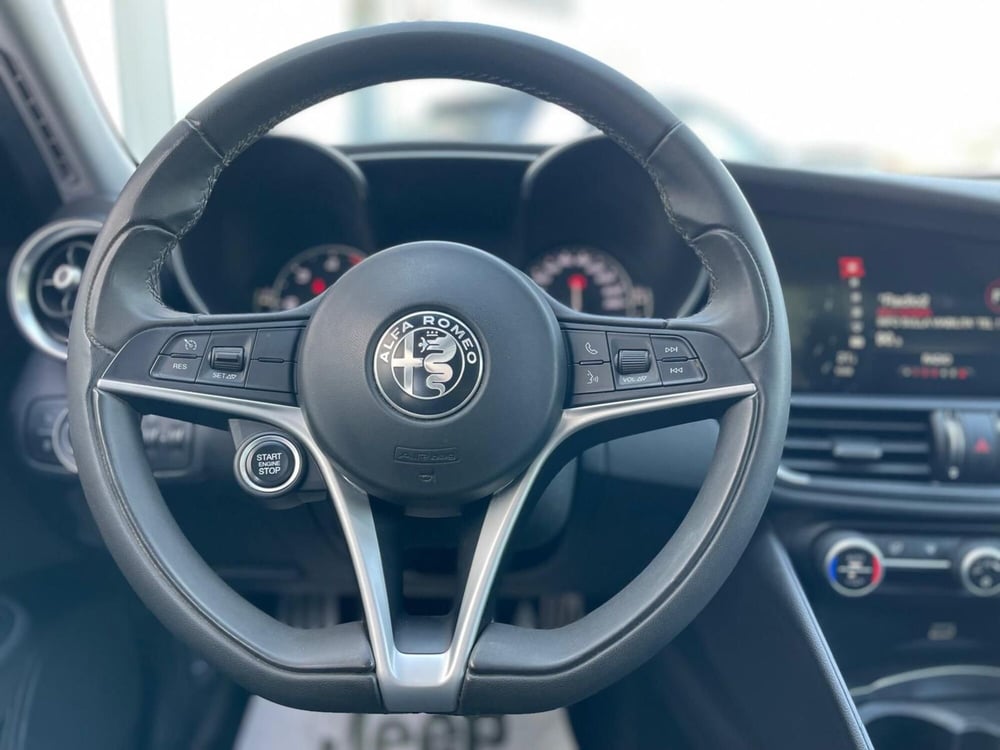 Alfa Romeo Giulia usata a Ancona (12)