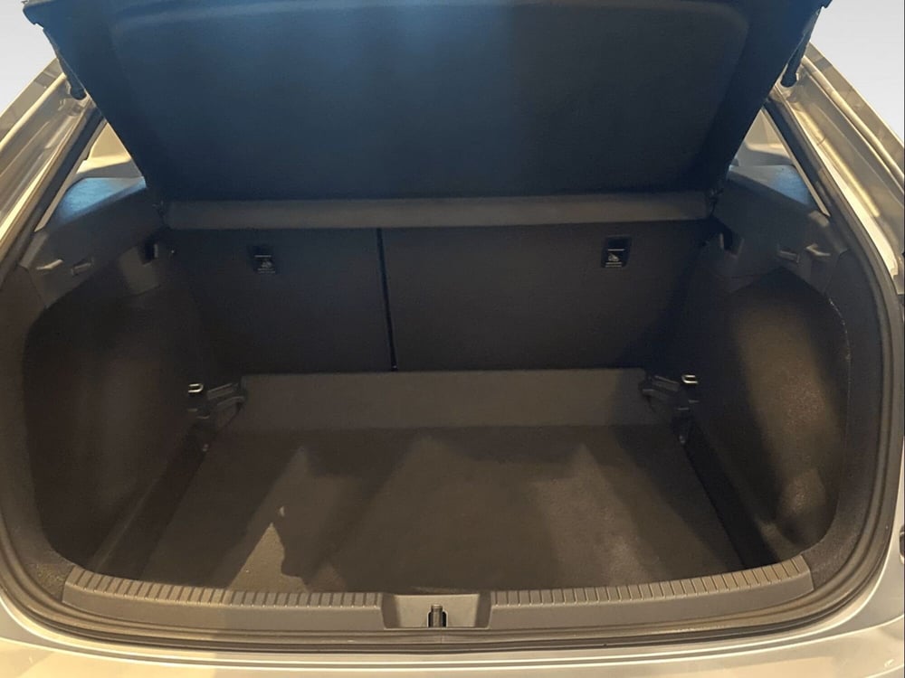 Volkswagen Taigo nuova a Frosinone (14)
