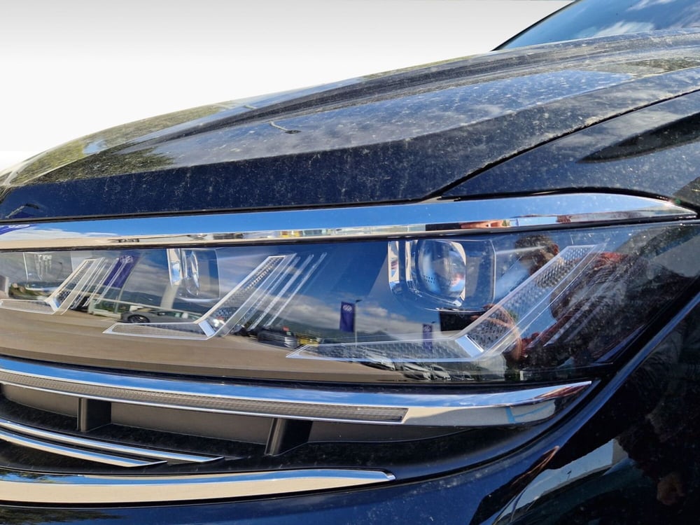 Volkswagen Touareg nuova a Frosinone (12)