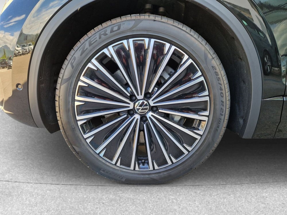 Volkswagen Touareg nuova a Frosinone (7)