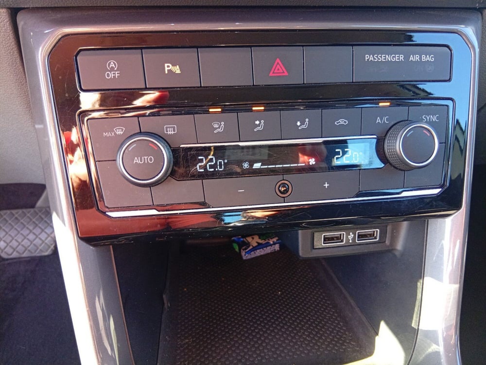 Volkswagen T-Cross nuova a Catania (15)