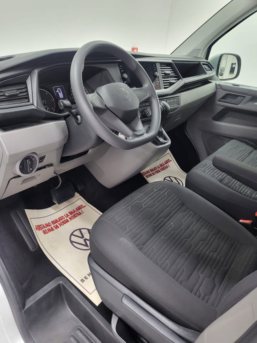 Volkswagen Veicoli Commerciali Caravelle usata a Catanzaro (14)