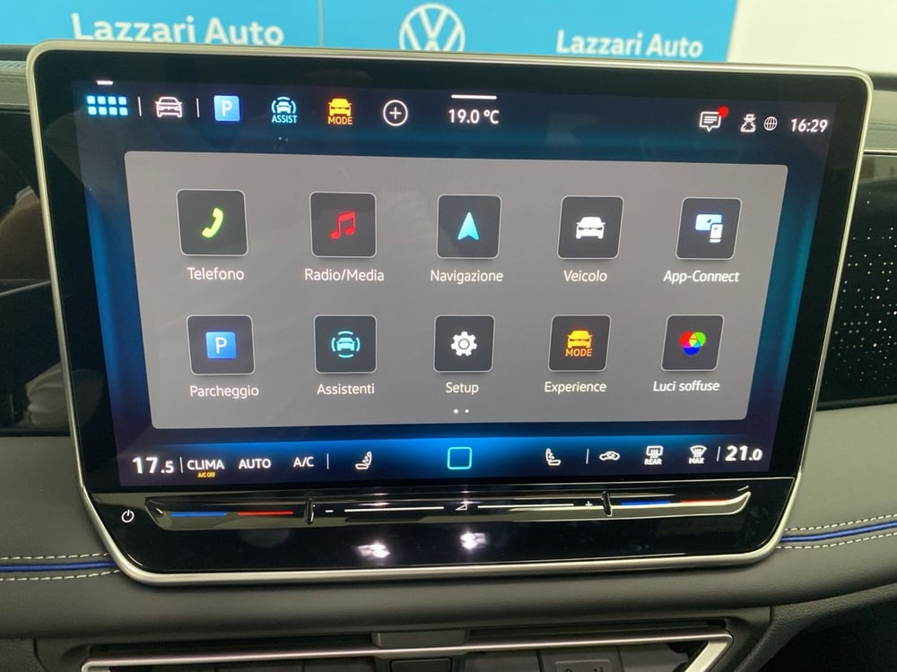 Volkswagen Tiguan nuova a Lodi (16)