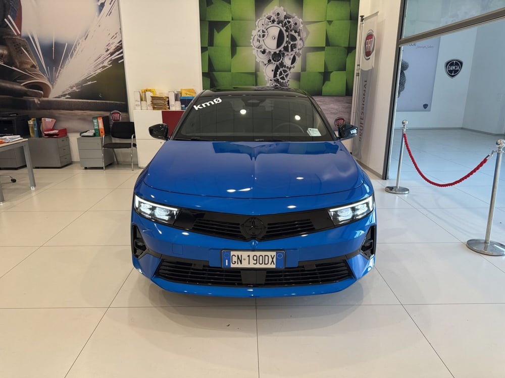 Opel Astra nuova a Palermo