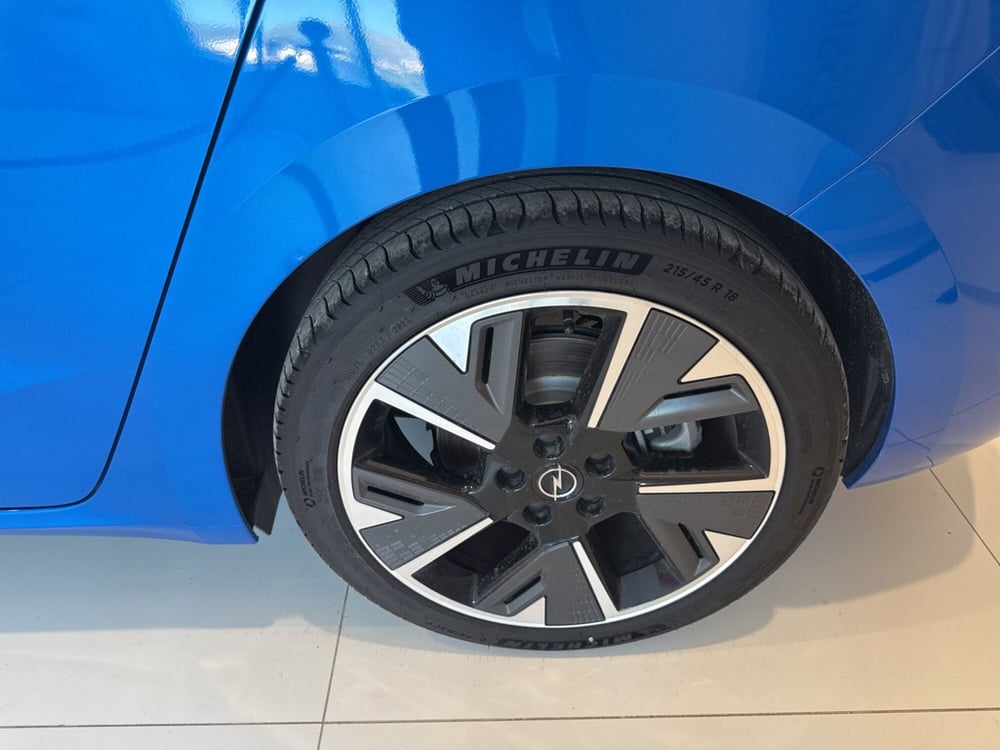 Opel Astra nuova a Palermo (4)