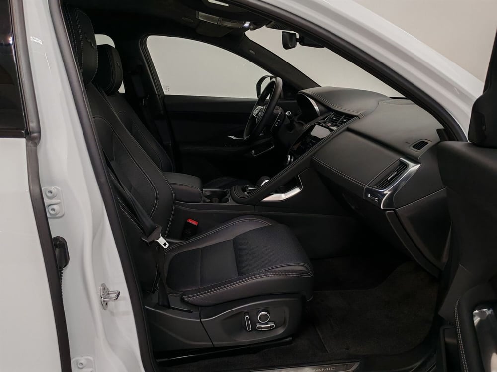 Jaguar E-Pace usata a Novara (3)