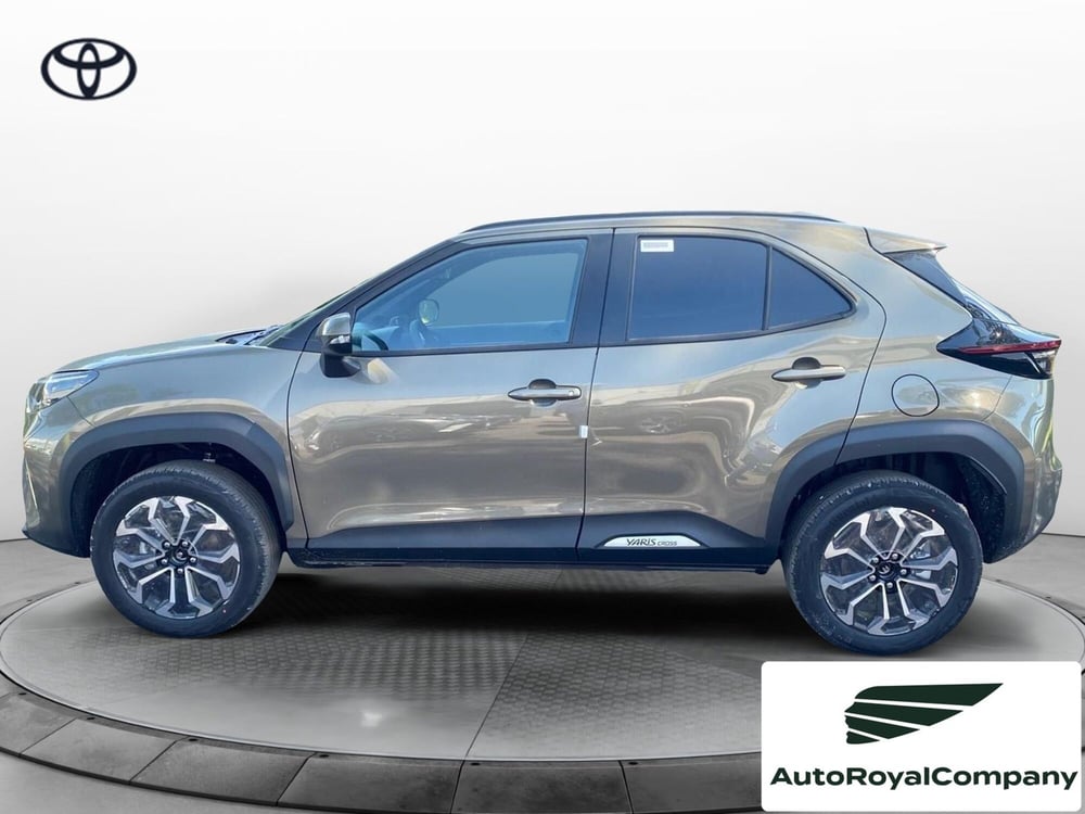 Toyota Yaris Cross nuova a Roma (8)
