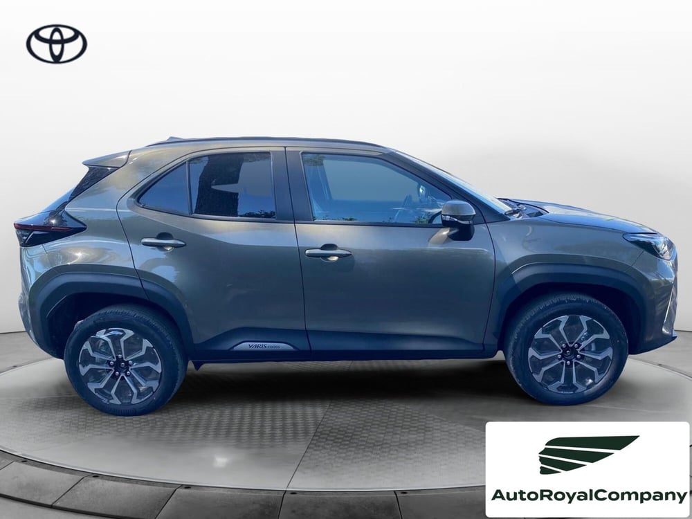Toyota Yaris Cross nuova a Roma (6)