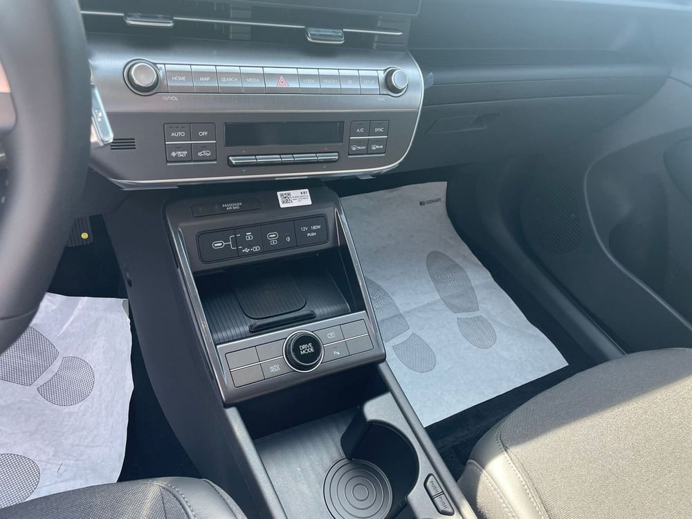 Hyundai Kona nuova a Latina (17)
