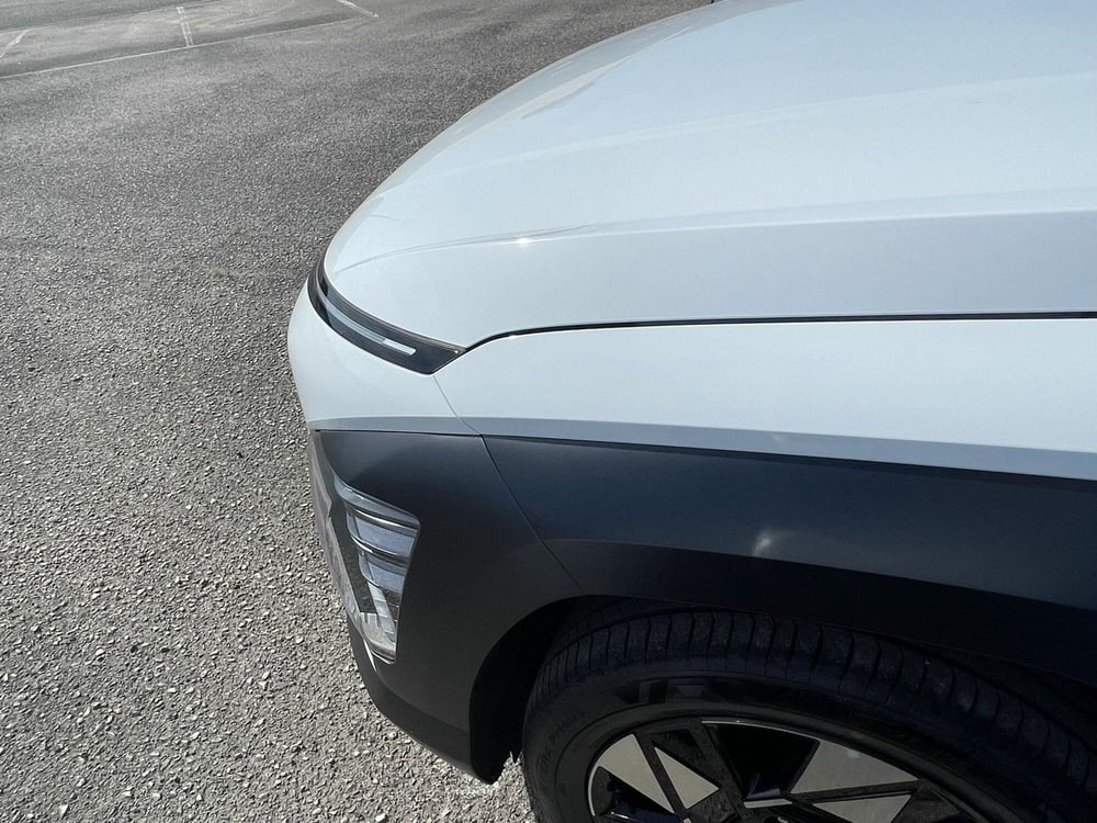 Hyundai Kona nuova a Latina (8)