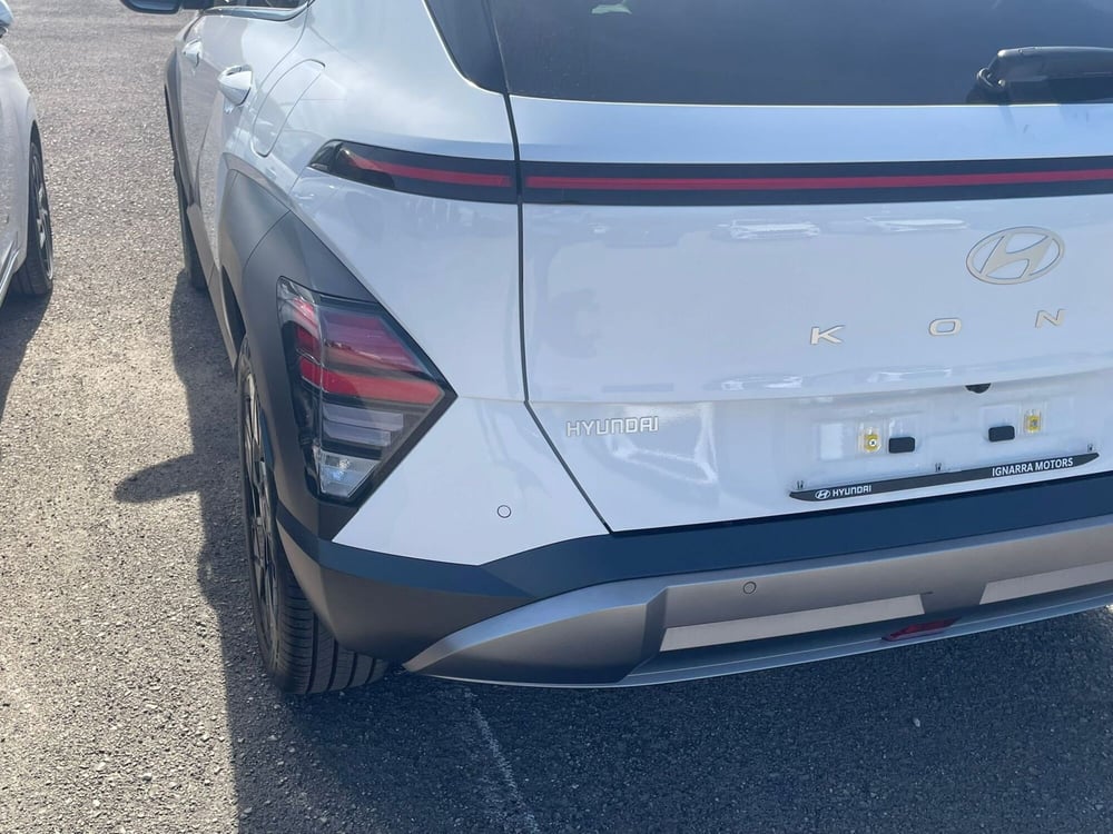Hyundai Kona nuova a Latina (9)