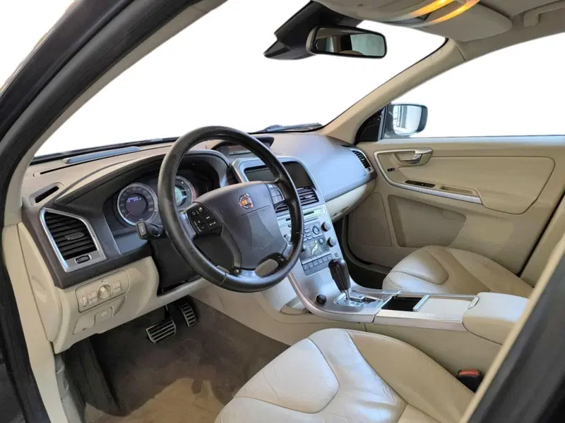 Volvo XC60 usata a Udine (10)