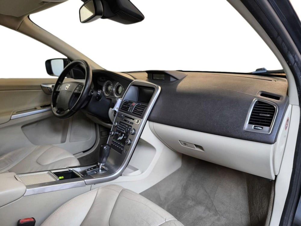 Volvo XC60 usata a Udine (12)