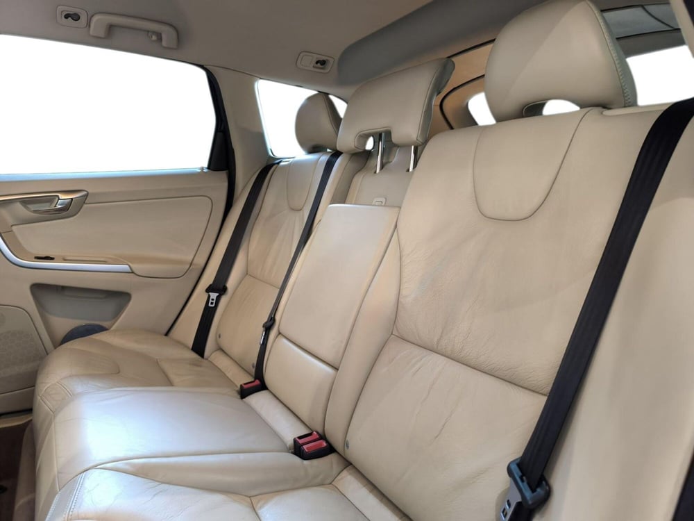 Volvo XC60 usata a Udine (9)