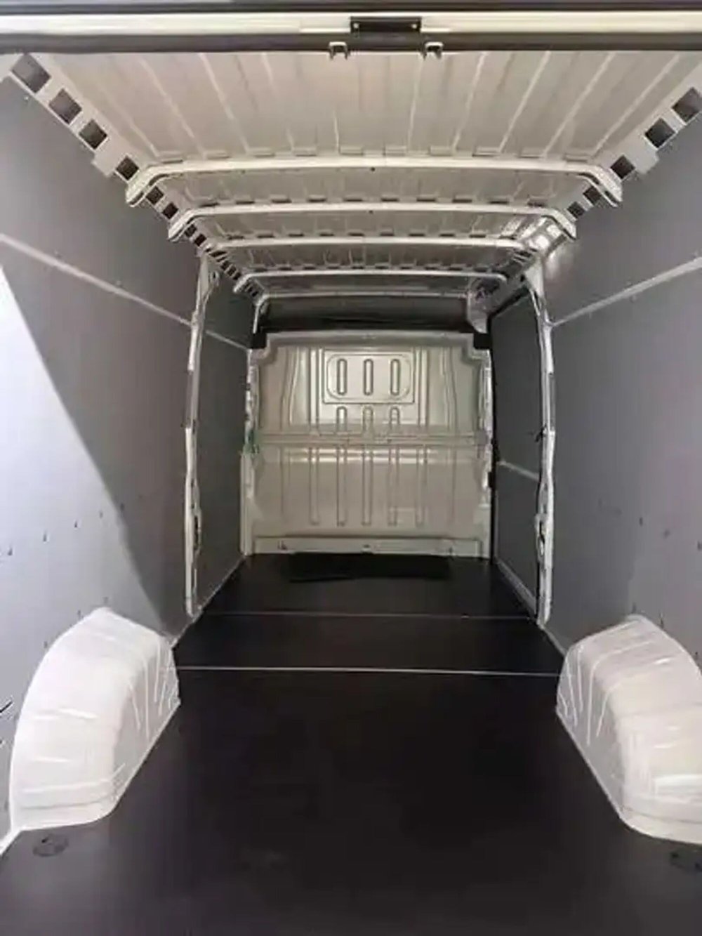 Fiat Ducato Furgone Vetrato nuova a Milano (5)