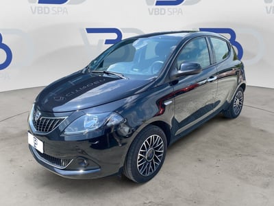 Lancia Ypsilon 1.0 FireFly 5 porte S&amp;S Hybrid Gold Plus del 2024 usata a Settala