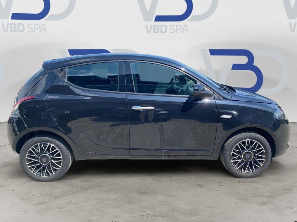 Lancia Ypsilon usata a Milano (6)