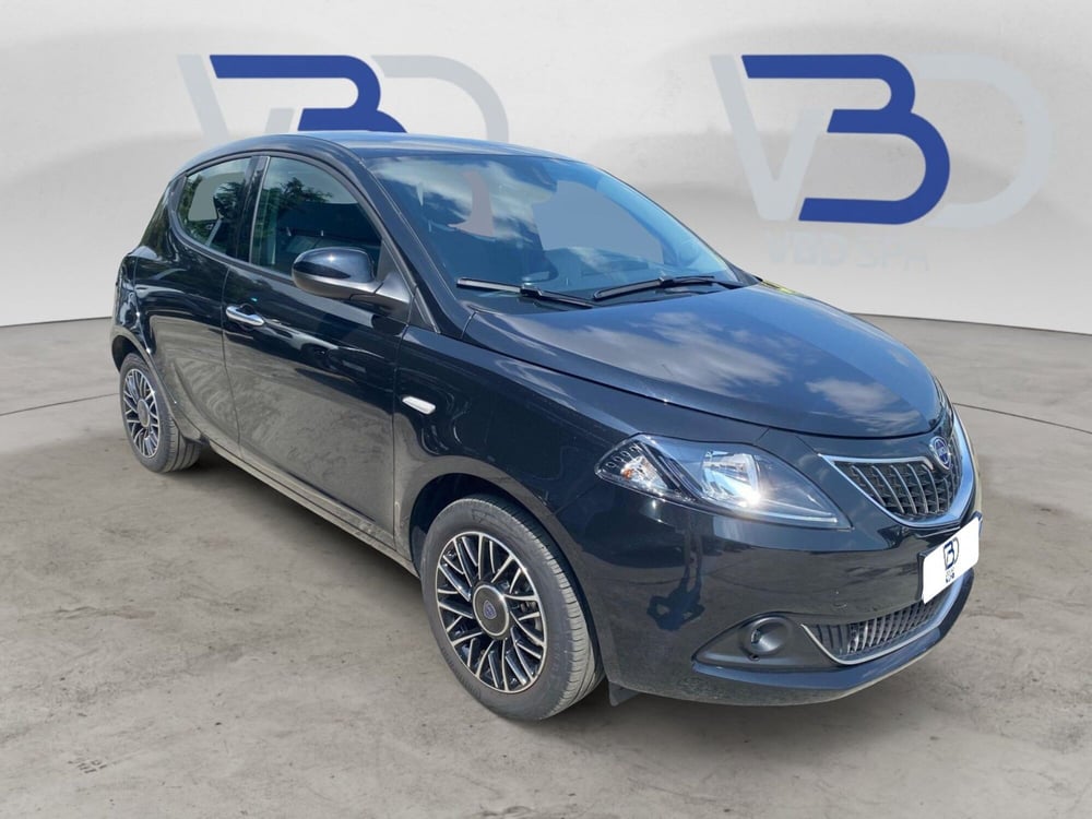 Lancia Ypsilon usata a Milano (7)